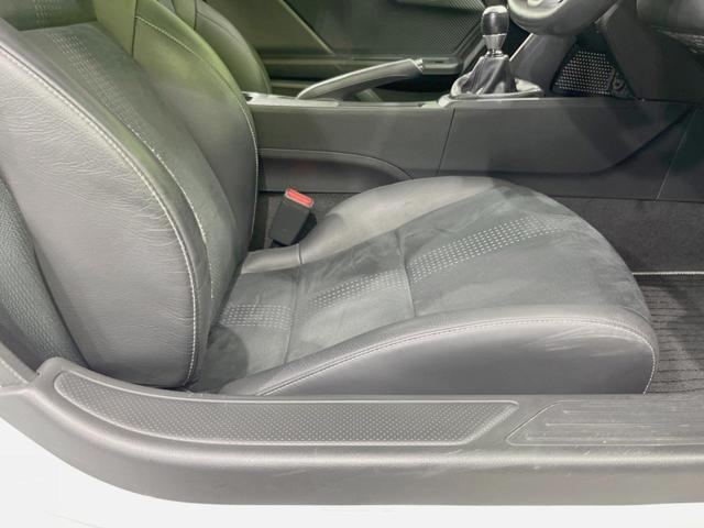α 6MT車 バックカメラ Bluetooth再生 ハーフレザーシート LEDヘッド クルコン スマートキー オートライト 革巻きステアリング ステアリングスイッチ 純正15インチAW 盗難防止装置(20枚目)
