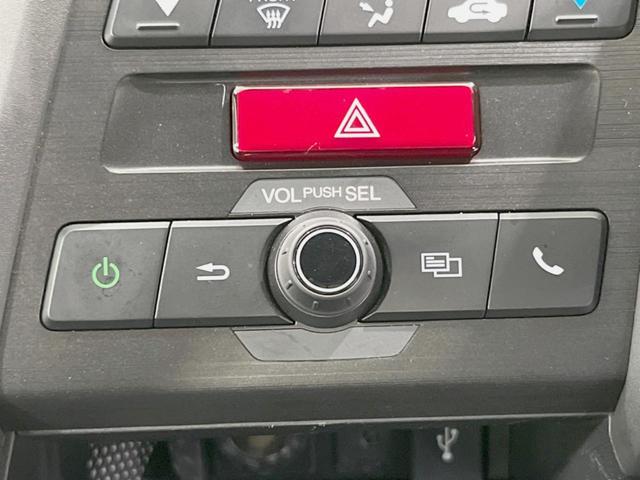 α 6MT車 バックカメラ Bluetooth再生 ハーフレザーシート LEDヘッド クルコン スマートキー オートライト 革巻きステアリング ステアリングスイッチ 純正15インチAW 盗難防止装置(27枚目)