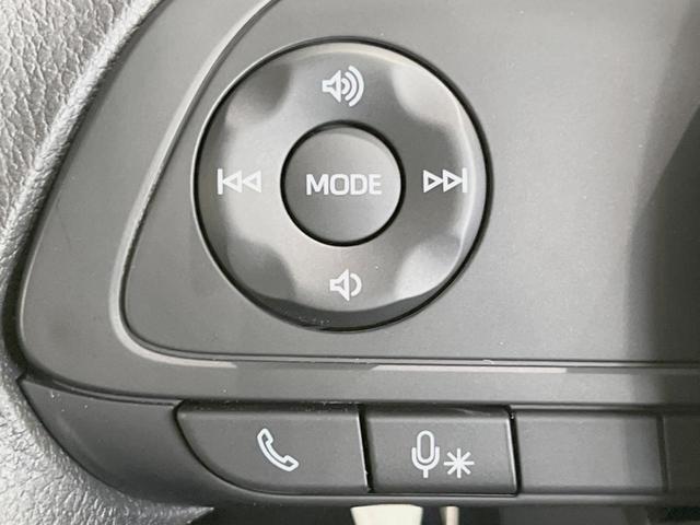 X 4WD 登録済未使用車 ターボ バックカメラ 衝突軽減 LEDヘッド シートヒーター スマートキー プッシュスタート ステアリングスイッチ マニュアルエアコン 電動格納ドアミラー 充電用USB端子(6枚目)