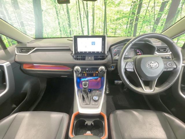 ＲＡＶ４ アドベンチャー　４ＷＤ　衝突軽減　９型ナビ　ブラックレザーシート　レーダークルーズ　バックカメラ　ＥＴＣ　Ｂｌｕｅｔｏｏｔｈ　フルセグ　ドラレコ　シートベンチレーション　パワーバックドア　ＩＥＤヘッド　ＬＥＤフォグ（2枚目）