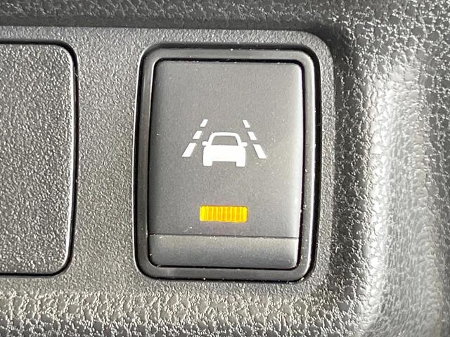 ノート ｅ－パワー　メダリスト　ＦＯＵＲ　４ＷＤ　純正ナビ　全周囲カメラ　デジタルミラー　レーダークルーズ　Ｂｌｕｅｔｏｏｔｈ　ＥＴＣ　スマートキー　ドラレコ　ＬＥＤヘッド　オートライト　電動格納ミラー　レーンアシスト　横滑り防止装置　禁煙車（32枚目）