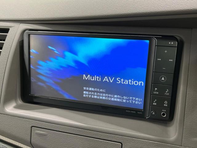 アイシス プラタナリミテッド　４ＷＤ　純正ナビ　バックカメラ　両側パワスラ　Ｂｌｕｅｔｏｏｔｈ　フルセグ　スマートキー　ＨＩＤヘッド　電動格納ミラー　パワーウィンドウ　バニティミラー　オートエアコン　ステアリングスイッチ（3枚目）