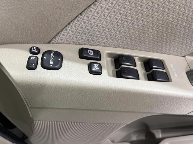 アイシス プラタナリミテッド　４ＷＤ　純正ナビ　バックカメラ　両側パワスラ　Ｂｌｕｅｔｏｏｔｈ　フルセグ　スマートキー　ＨＩＤヘッド　電動格納ミラー　パワーウィンドウ　バニティミラー　オートエアコン　ステアリングスイッチ（38枚目）
