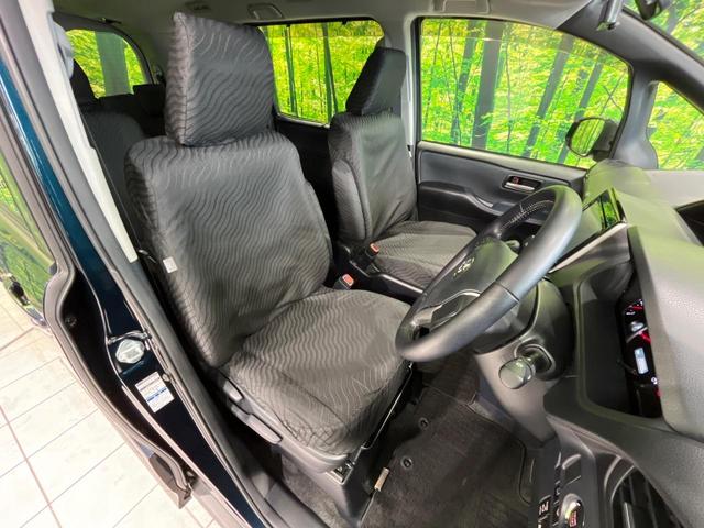 ヴォクシー ＺＳ　４ＷＤ　純正９インチナビ　フリップダウンモニター　寒冷地仕様　バックカメラ　両側パワースライドドア　Ｂｌｕｅｔｏｏｔｈ　フルセグ　ＥＴＣ　ドラレコ　ＬＥＤヘッド　革巻きステアリング　オートエアコン（8枚目）