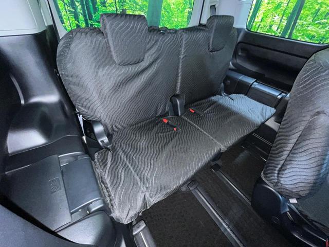 ヴォクシー ＺＳ　４ＷＤ　純正９インチナビ　フリップダウンモニター　寒冷地仕様　バックカメラ　両側パワースライドドア　Ｂｌｕｅｔｏｏｔｈ　フルセグ　ＥＴＣ　ドラレコ　ＬＥＤヘッド　革巻きステアリング　オートエアコン（9枚目）