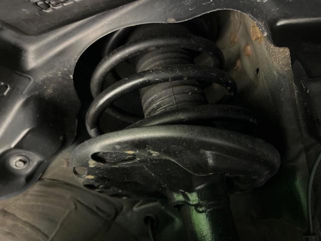 ヴォクシー ＺＳ　４ＷＤ　純正９インチナビ　フリップダウンモニター　寒冷地仕様　バックカメラ　両側パワースライドドア　Ｂｌｕｅｔｏｏｔｈ　フルセグ　ＥＴＣ　ドラレコ　ＬＥＤヘッド　革巻きステアリング　オートエアコン（21枚目）