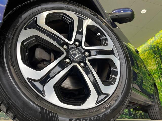 ヴェゼル ハイブリッドＺ・ホンダセンシング　４ＷＤ　純正ナビ　バックカメラ　衝突軽減　アダプティブクルーズ　ＥＴＣ　Ｂｌｕｅｔｏｏｔｈ　フルセグ　シートヒーター　ＬＥＤヘッド・フォグ　デュアルオートエアコン　オートライト　革巻きステアリング（13枚目）