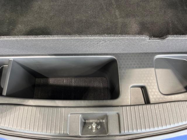 ヴェゼル ハイブリッドＺ・ホンダセンシング　４ＷＤ　純正ナビ　バックカメラ　衝突軽減　アダプティブクルーズ　ＥＴＣ　Ｂｌｕｅｔｏｏｔｈ　フルセグ　シートヒーター　ＬＥＤヘッド・フォグ　デュアルオートエアコン　オートライト　革巻きステアリング（65枚目）