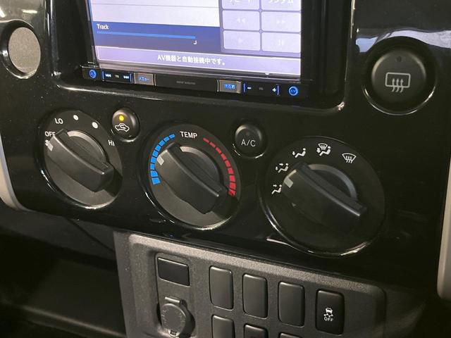 FJクルーザー オフロードパッケージ 4WD SDナビ 寒冷地仕様 フルセグ Bluetooth ETC クルコン リモコンキー ステアリングスイッチ 横滑り防止 プライバシーガラス ヘッドライトレベライザー リアデフロック パワステ(7枚目)