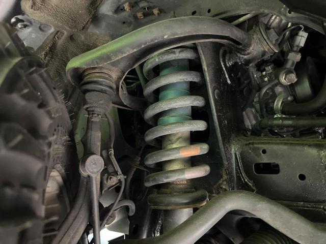 FJクルーザー オフロードパッケージ 4WD SDナビ 寒冷地仕様 フルセグ Bluetooth ETC クルコン リモコンキー ステアリングスイッチ 横滑り防止 プライバシーガラス ヘッドライトレベライザー リアデフロック パワステ(20枚目)