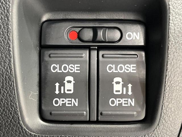 N-BOXカスタム G・ターボLパッケージ 4WD 両側パワスラ 純正ナビ 衝突軽減 バックカメラ Bluetooth ETC シートヒーター フルセグ HIDヘッド オートライト 電動格納ミラー パワーウィンドウ 横滑り防止装置 ステリモ(4枚目)