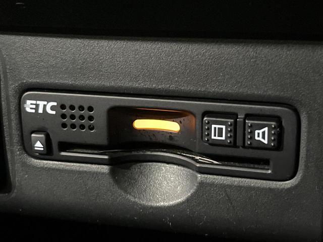 N-BOXカスタム G・ターボLパッケージ 4WD 両側パワスラ 純正ナビ 衝突軽減 バックカメラ Bluetooth ETC シートヒーター フルセグ HIDヘッド オートライト 電動格納ミラー パワーウィンドウ 横滑り防止装置 ステリモ(8枚目)