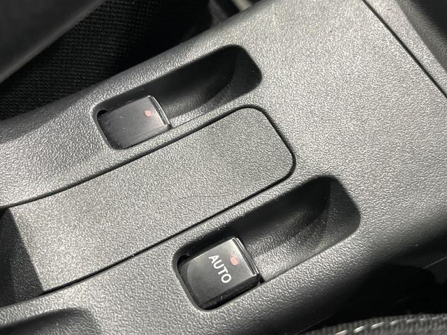 コペン エクスプレイ　ＭＴ車　ＣＤオーディオ　ＡＭ／ＦＭラジオ　ＥＴＣ　ドラレコ　シートヒーター　ＬＥＤヘッド　スマートキー　プッシュスタート　オートエアコン　革巻きステアリング　横滑り防止装置　パワーウィンドウ（33枚目）