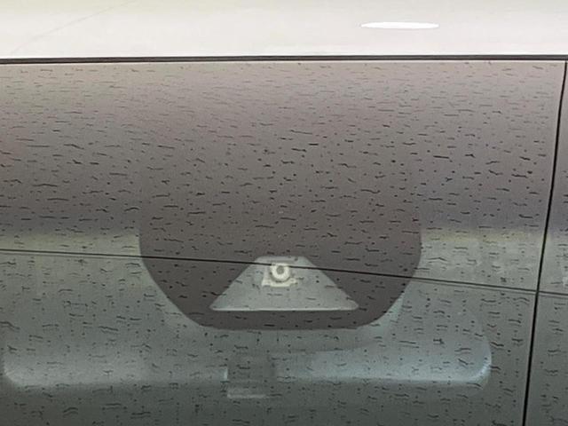 オデッセイハイブリッド ハイブリッドアブソルート・EXホンダセンシング 後席モニター 純正ナビ バックカメラ 衝突軽減 アダプティブクルーズ 両側電動スライドドア Bluetooth フルセグ ETC ドラレコ LEDヘッド・フォグ リアオートエアコン 革巻きステアリング(4枚目)