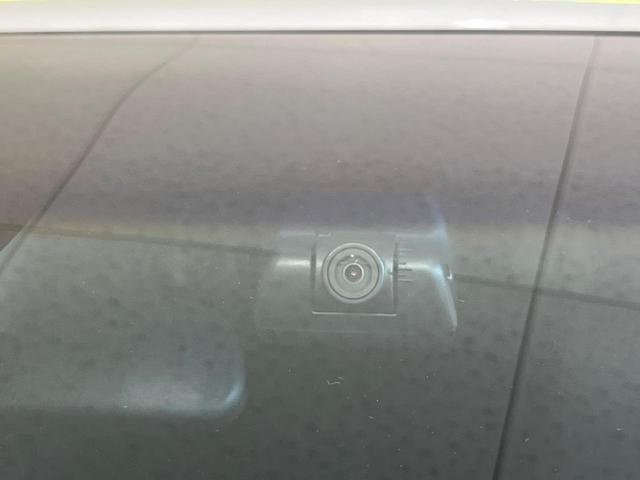 オデッセイハイブリッド ハイブリッドアブソルート・EXホンダセンシング 後席モニター 純正ナビ バックカメラ 衝突軽減 アダプティブクルーズ 両側電動スライドドア Bluetooth フルセグ ETC ドラレコ LEDヘッド・フォグ リアオートエアコン 革巻きステアリング(32枚目)