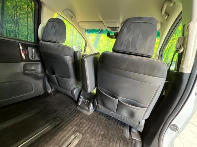 オデッセイハイブリッド ハイブリッドアブソルート・EXホンダセンシング 後席モニター 純正ナビ バックカメラ 衝突軽減 アダプティブクルーズ 両側電動スライドドア Bluetooth フルセグ ETC ドラレコ LEDヘッド・フォグ リアオートエアコン 革巻きステアリング(35枚目)