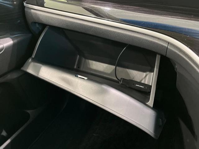 オデッセイハイブリッド ハイブリッドアブソルート・EXホンダセンシング 後席モニター 純正ナビ バックカメラ 衝突軽減 アダプティブクルーズ 両側電動スライドドア Bluetooth フルセグ ETC ドラレコ LEDヘッド・フォグ リアオートエアコン 革巻きステアリング(42枚目)