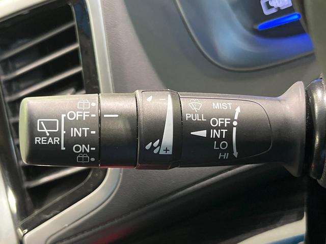 オデッセイハイブリッド ハイブリッドアブソルート・EXホンダセンシング 後席モニター 純正ナビ バックカメラ 衝突軽減 アダプティブクルーズ 両側電動スライドドア Bluetooth フルセグ ETC ドラレコ LEDヘッド・フォグ リアオートエアコン 革巻きステアリング(45枚目)