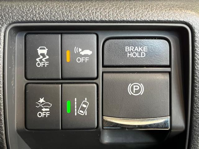 オデッセイハイブリッド ハイブリッドアブソルート・EXホンダセンシング 後席モニター 純正ナビ バックカメラ 衝突軽減 アダプティブクルーズ 両側電動スライドドア Bluetooth フルセグ ETC ドラレコ LEDヘッド・フォグ リアオートエアコン 革巻きステアリング(51枚目)