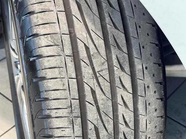 オデッセイハイブリッド ハイブリッドアブソルート・EXホンダセンシング 後席モニター 純正ナビ バックカメラ 衝突軽減 アダプティブクルーズ 両側電動スライドドア Bluetooth フルセグ ETC ドラレコ LEDヘッド・フォグ リアオートエアコン 革巻きステアリング(64枚目)