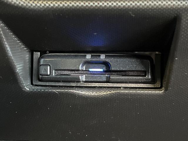 ロッキー プレミアムG 4WD SD9型ナビ 全周囲カメラ 衝突軽減 アダプティブクルーズ Bluetooth フルセグ ETC ドラレコ シートヒーター LEDヘッド オートエアコン オートライト 革巻きステアリング(30枚目)