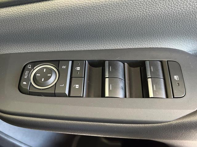 プリウス Z ガラスルーフ 純正12.3型ナビ 全周囲カメラ 衝突軽減 レーダークルーズ パワーバックドア デジタルインナーミラー シートベンチレーション メモリーパワーシート ブラインドスポットモニター ETC(50枚目)