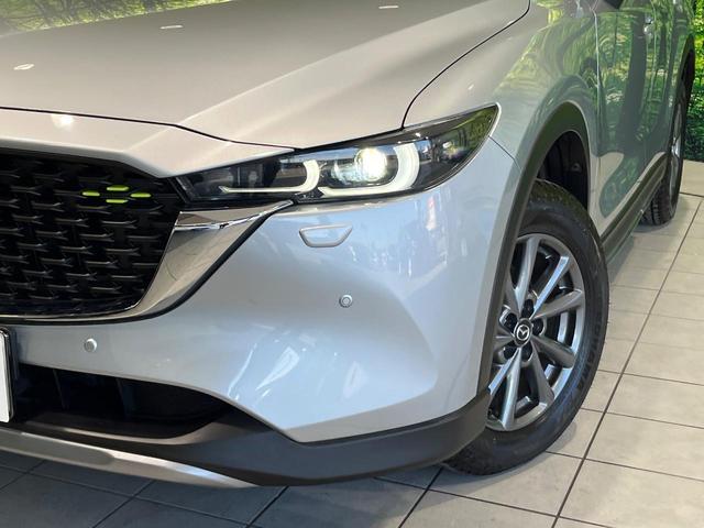 ＣＸ－５ ２０Ｓ　フィールドジャーニー　４ＷＤ　メーカー７８．８インチナビ　全周囲カメラ　衝突軽減　パワーバックドア　ＥＴＣ　Ｂｌｕｅｔｏｏｔｈ　革巻きステアリング　ＬＥＤヘッド　パワーシート　シートヒーター　プッシュスタート　ステリモ（12枚目）