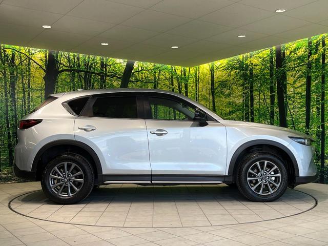 ＣＸ－５ ２０Ｓ　フィールドジャーニー　４ＷＤ　メーカー７８．８インチナビ　全周囲カメラ　衝突軽減　パワーバックドア　ＥＴＣ　Ｂｌｕｅｔｏｏｔｈ　革巻きステアリング　ＬＥＤヘッド　パワーシート　シートヒーター　プッシュスタート　ステリモ（77枚目）