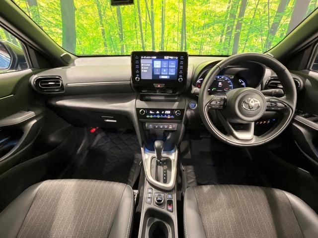 ヤリスクロス ハイブリッドZ 4WD メーカー8インチディスプレイオーディオ ブラインドスポットモニター 寒冷地仕様 全周囲カメラ 衝突軽減 レーダークルーズ LEDヘッド 革巻きステアリング パワーシート シートヒーター(2枚目)