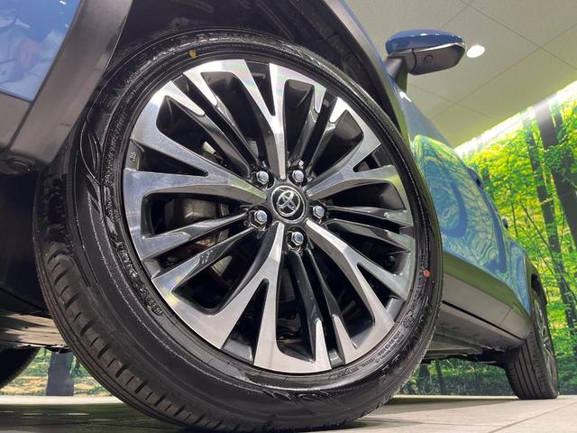 ヤリスクロス ハイブリッドZ 4WD メーカー8インチディスプレイオーディオ ブラインドスポットモニター 寒冷地仕様 全周囲カメラ 衝突軽減 レーダークルーズ LEDヘッド 革巻きステアリング パワーシート シートヒーター(13枚目)