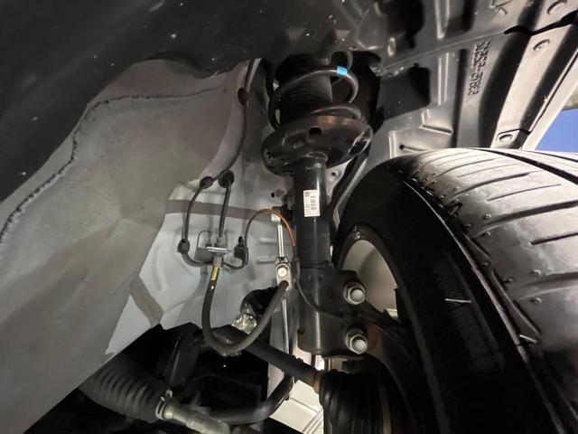 ヤリスクロス ハイブリッドZ 4WD メーカー8インチディスプレイオーディオ ブラインドスポットモニター 寒冷地仕様 全周囲カメラ 衝突軽減 レーダークルーズ LEDヘッド 革巻きステアリング パワーシート シートヒーター(20枚目)