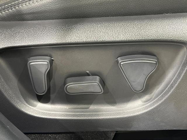 ヤリスクロス ハイブリッドZ 4WD メーカー8インチディスプレイオーディオ ブラインドスポットモニター 寒冷地仕様 全周囲カメラ 衝突軽減 レーダークルーズ LEDヘッド 革巻きステアリング パワーシート シートヒーター(33枚目)