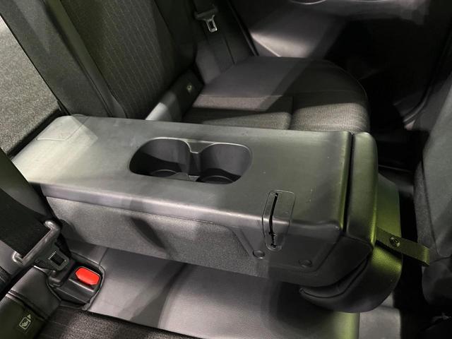 ヤリスクロス ハイブリッドZ 4WD メーカー8インチディスプレイオーディオ ブラインドスポットモニター 寒冷地仕様 全周囲カメラ 衝突軽減 レーダークルーズ LEDヘッド 革巻きステアリング パワーシート シートヒーター(41枚目)