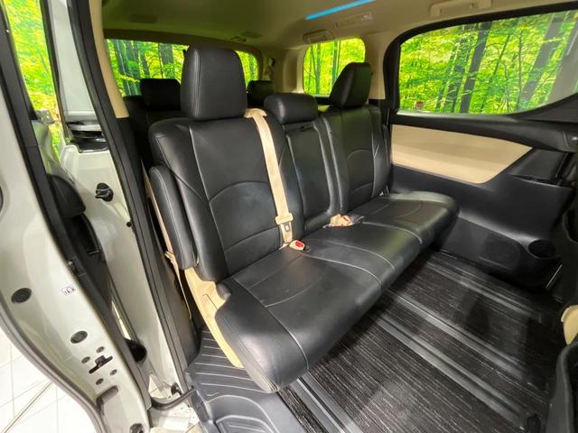 アルファードハイブリッド Ｘ　８人乗　４ＷＤ　後席モニター　ＪＢＬサウンド　純正１０．５型ナビ　全周囲カメラ　衝突軽減　レーダークルーズ　両側電動スライドドア　フルセグ　Ｂｌｕｅｔｏｏｔｈ　ＥＴＣ　ドラレコ　リアオートエアコン（9枚目）