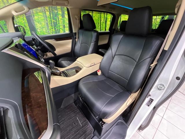 アルファードハイブリッド Ｘ　８人乗　４ＷＤ　後席モニター　ＪＢＬサウンド　純正１０．５型ナビ　全周囲カメラ　衝突軽減　レーダークルーズ　両側電動スライドドア　フルセグ　Ｂｌｕｅｔｏｏｔｈ　ＥＴＣ　ドラレコ　リアオートエアコン（38枚目）