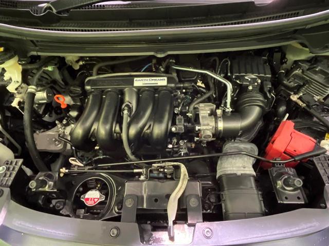 フリード Ｇ・ホンダセンシング　６人乗　純正ナビ　バックカメラ　衝突軽減　アダプティブクルーズ　両側電動スライドドア　フルセグ　Ｂｌｕｅｔｏｏｔｈ　ＥＴＣ　ドラレコ　ＬＥＤヘッド　オートエアコン　オートライト　ステアリングスイッチ（19枚目）