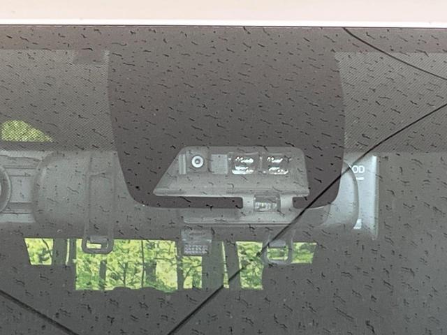 ヴォクシー ZS 4WD 後席モニター 10型メモリーナビ 衝突軽減 バックカメラ 両側電動スライド ETC Bluetooth ドラレコ クルーズコントロール クリアランスソナー LEDヘッド・フォグ スマートキー(4枚目)