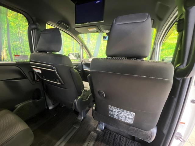ヴォクシー ZS 4WD 後席モニター 10型メモリーナビ 衝突軽減 バックカメラ 両側電動スライド ETC Bluetooth ドラレコ クルーズコントロール クリアランスソナー LEDヘッド・フォグ スマートキー(34枚目)