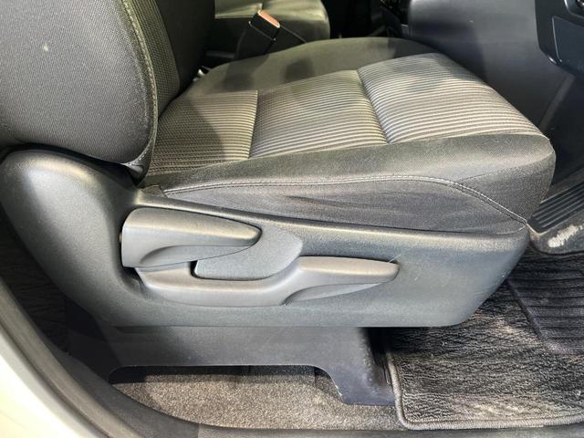 ヴォクシー ZS 4WD 後席モニター 10型メモリーナビ 衝突軽減 バックカメラ 両側電動スライド ETC Bluetooth ドラレコ クルーズコントロール クリアランスソナー LEDヘッド・フォグ スマートキー(37枚目)