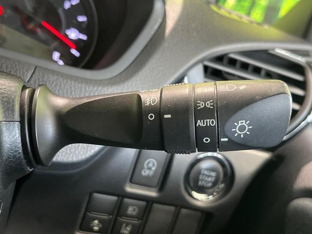ヴォクシー ZS 4WD 後席モニター 10型メモリーナビ 衝突軽減 バックカメラ 両側電動スライド ETC Bluetooth ドラレコ クルーズコントロール クリアランスソナー LEDヘッド・フォグ スマートキー(56枚目)