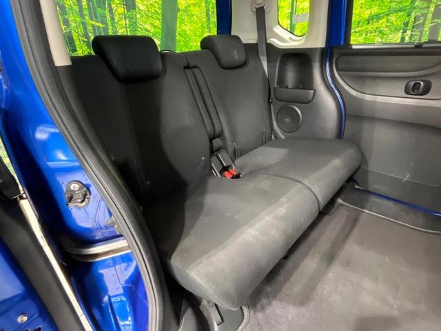 後部座席も気になるようなキズ・汚れやへたり等、大きなダメージはなく、良好な状態です。