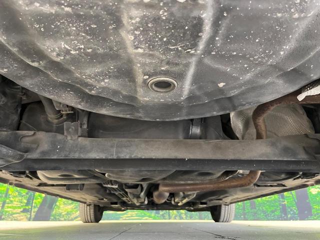 ノート メダリスト　純正ナビ　バックカメラ　ＥＴＣ　Ｂｌｕｅｔｏｏｔｈ　ドラレコ　フルセグ　スマートキー　プッシュスタート　ＬＥＤヘッド　オートライト　革巻ステアリング　フォグライト　横滑り防止装置　アイドリングストップ（19枚目）