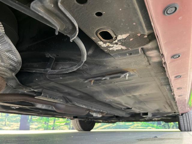 ノート メダリスト　純正ナビ　バックカメラ　ＥＴＣ　Ｂｌｕｅｔｏｏｔｈ　ドラレコ　フルセグ　スマートキー　プッシュスタート　ＬＥＤヘッド　オートライト　革巻ステアリング　フォグライト　横滑り防止装置　アイドリングストップ（22枚目）