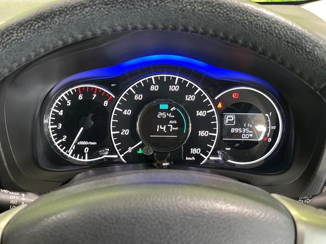 ノート メダリスト　純正ナビ　バックカメラ　ＥＴＣ　Ｂｌｕｅｔｏｏｔｈ　ドラレコ　フルセグ　スマートキー　プッシュスタート　ＬＥＤヘッド　オートライト　革巻ステアリング　フォグライト　横滑り防止装置　アイドリングストップ（25枚目）