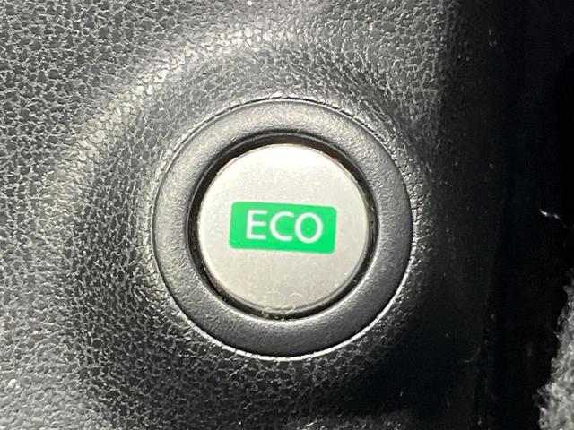 ノート メダリスト　純正ナビ　バックカメラ　ＥＴＣ　Ｂｌｕｅｔｏｏｔｈ　ドラレコ　フルセグ　スマートキー　プッシュスタート　ＬＥＤヘッド　オートライト　革巻ステアリング　フォグライト　横滑り防止装置　アイドリングストップ（28枚目）