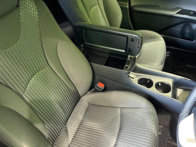 プリウス Sセーフティプラス 4WD SDナビ バックカメラ 衝突軽減 ETC Bluetooth ドラレコ 革巻きステアリング LEDヘッド オートエアコン オートライト 電動格納ミラー バニティミラー プッシュスタート(30枚目)