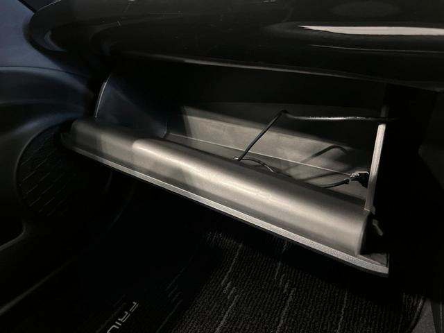 プリウス Sセーフティプラス 4WD SDナビ バックカメラ 衝突軽減 ETC Bluetooth ドラレコ 革巻きステアリング LEDヘッド オートエアコン オートライト 電動格納ミラー バニティミラー プッシュスタート(40枚目)