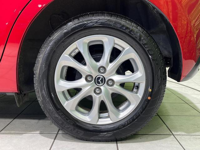 デミオ 13Sツーリング 4WD 純正ナビ 衝突軽減 ETC Bluetooth フルセグ LEDヘッド 革巻きステアリング シートヒーター オートエアコン オートライト アイドリングストップ プッシュスタート スマートキー(49枚目)