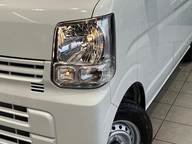 エブリイ ＰＡリミテッド　４ＷＤ　届出済未使用車　ＣＤオーディオ　ＡＭ／ＦＭ　衝突軽減　アイドリングストップ　横滑り防止機能　パワーウィンドウ　プライバシーガラス　バニティミラー（10枚目）