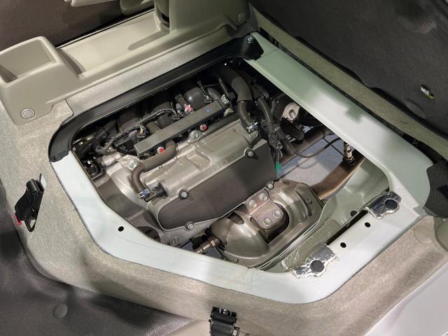 エブリイ ＰＡリミテッド　４ＷＤ　届出済未使用車　ＣＤオーディオ　ＡＭ／ＦＭ　衝突軽減　アイドリングストップ　横滑り防止機能　パワーウィンドウ　プライバシーガラス　バニティミラー（19枚目）